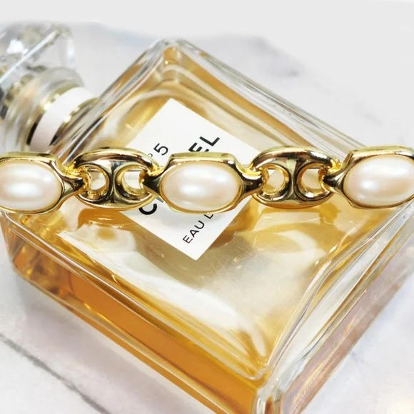 ⚜️PAOLO GUCCI Simulated Pearl Gold Tone Brooch ✨